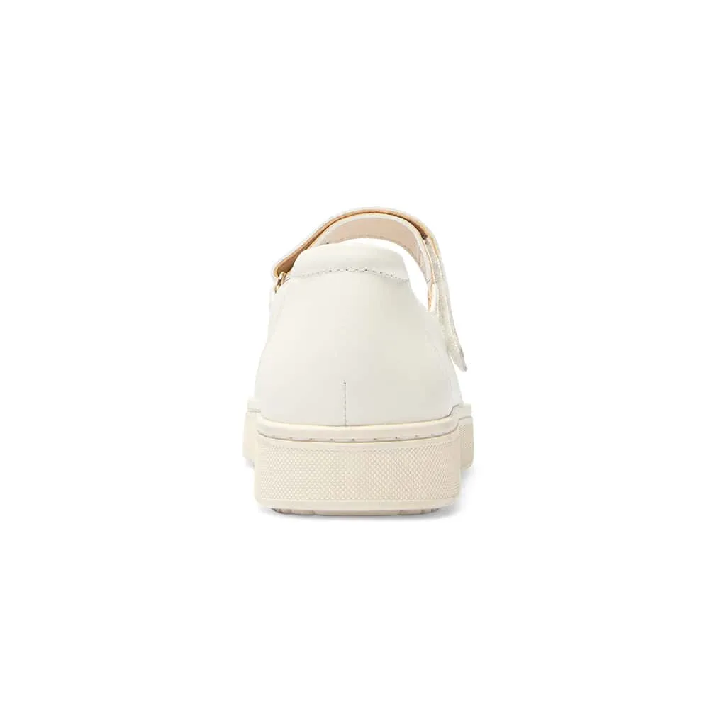 Albany Flat in White Leather