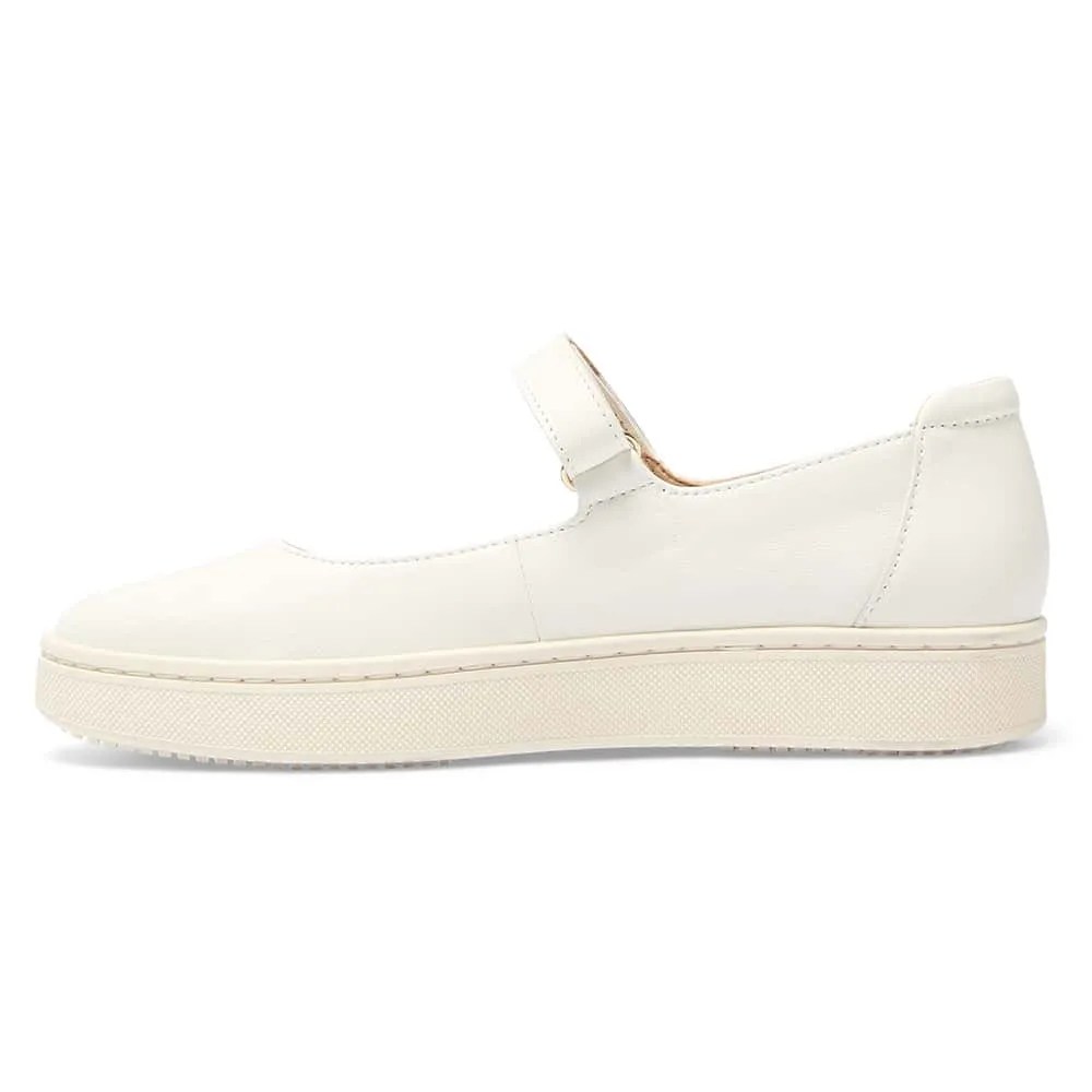 Albany Flat in White Leather