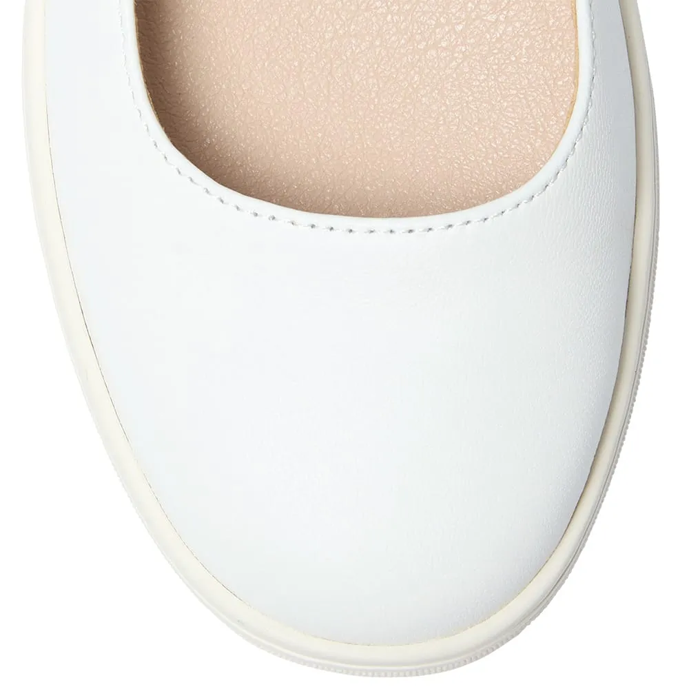 Albany Flat in White Leather