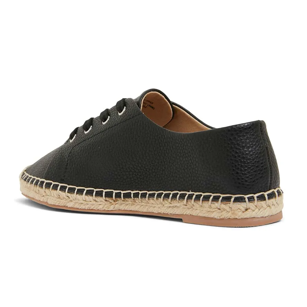 Bayside Sneaker in Black Smooth