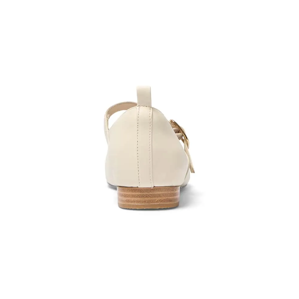 Bonnie Flat in Ivory Leather