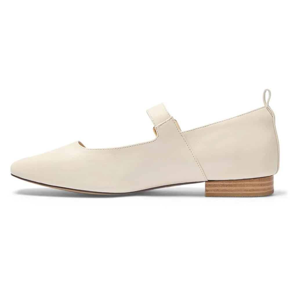 Bonnie Flat in Ivory Leather