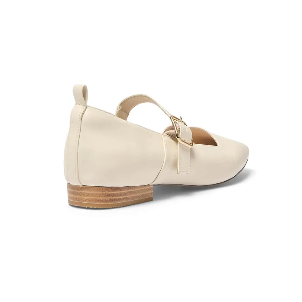 Bonnie Flat in Ivory Leather