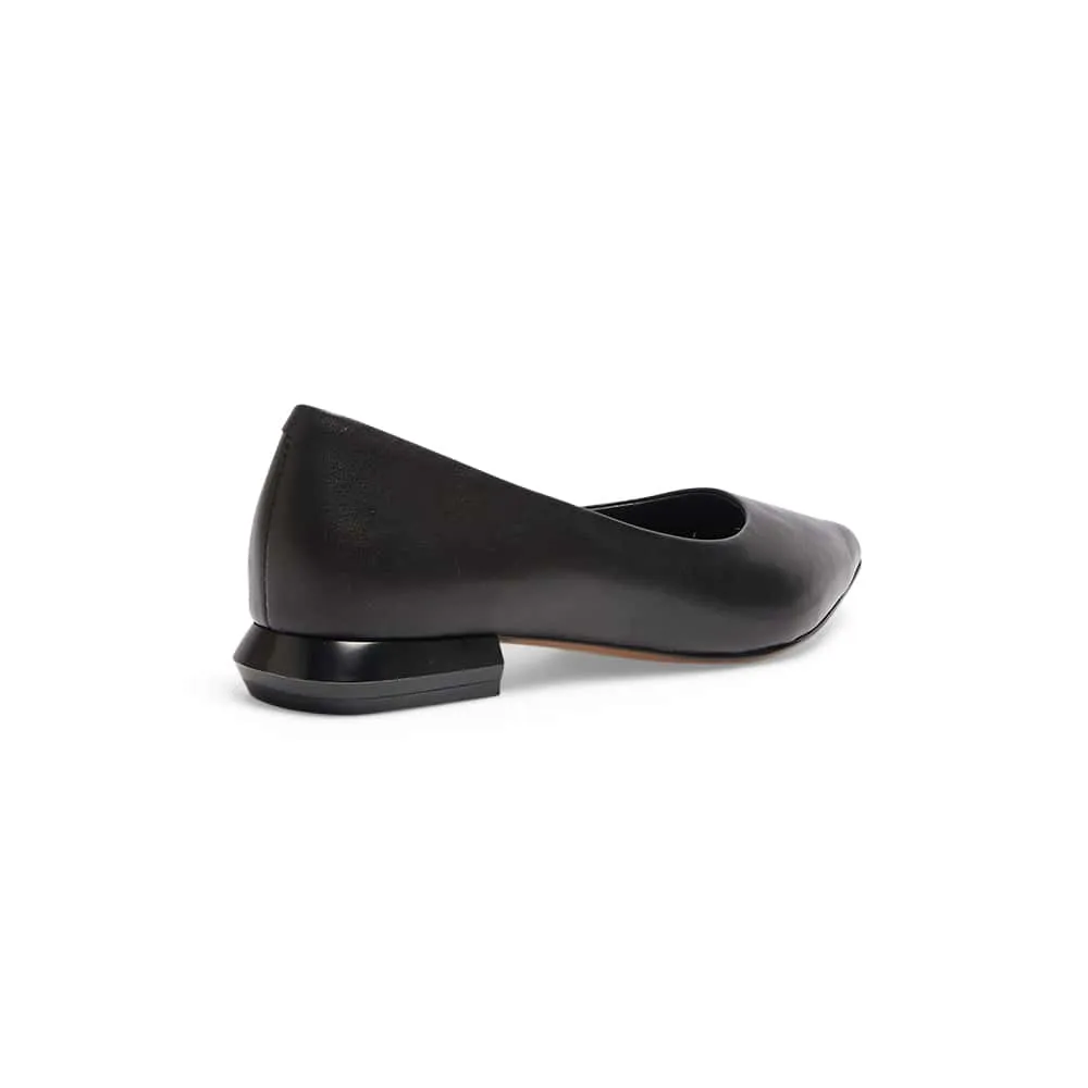 Cassie Flat in Black Leather