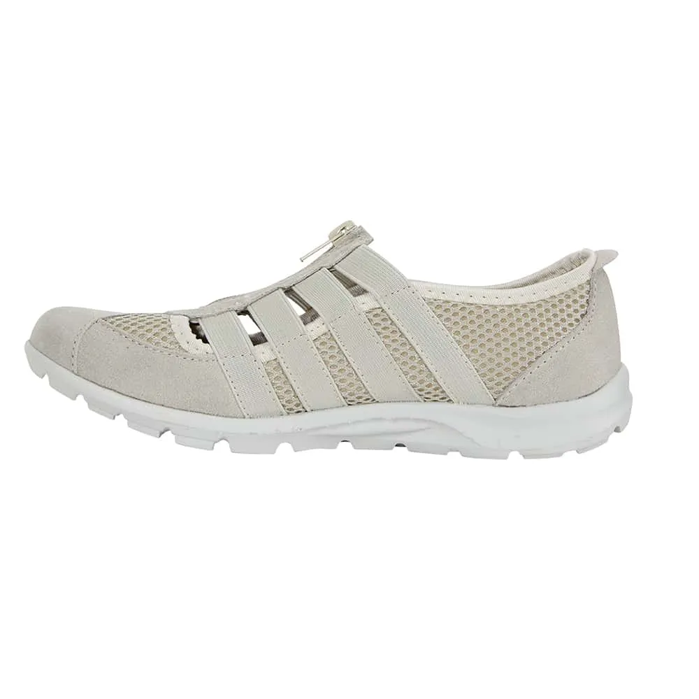 Christina Sneaker in Bone