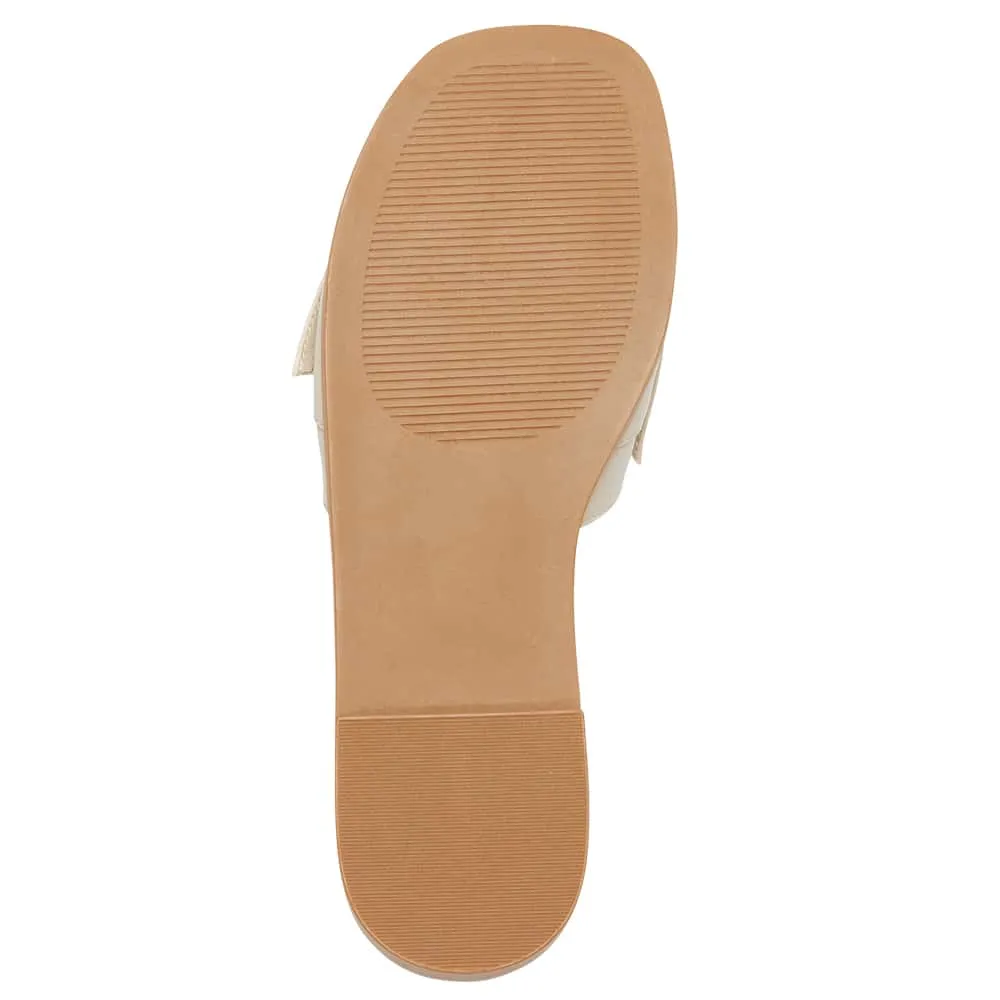 Dahlia Flat in Nude Smooth