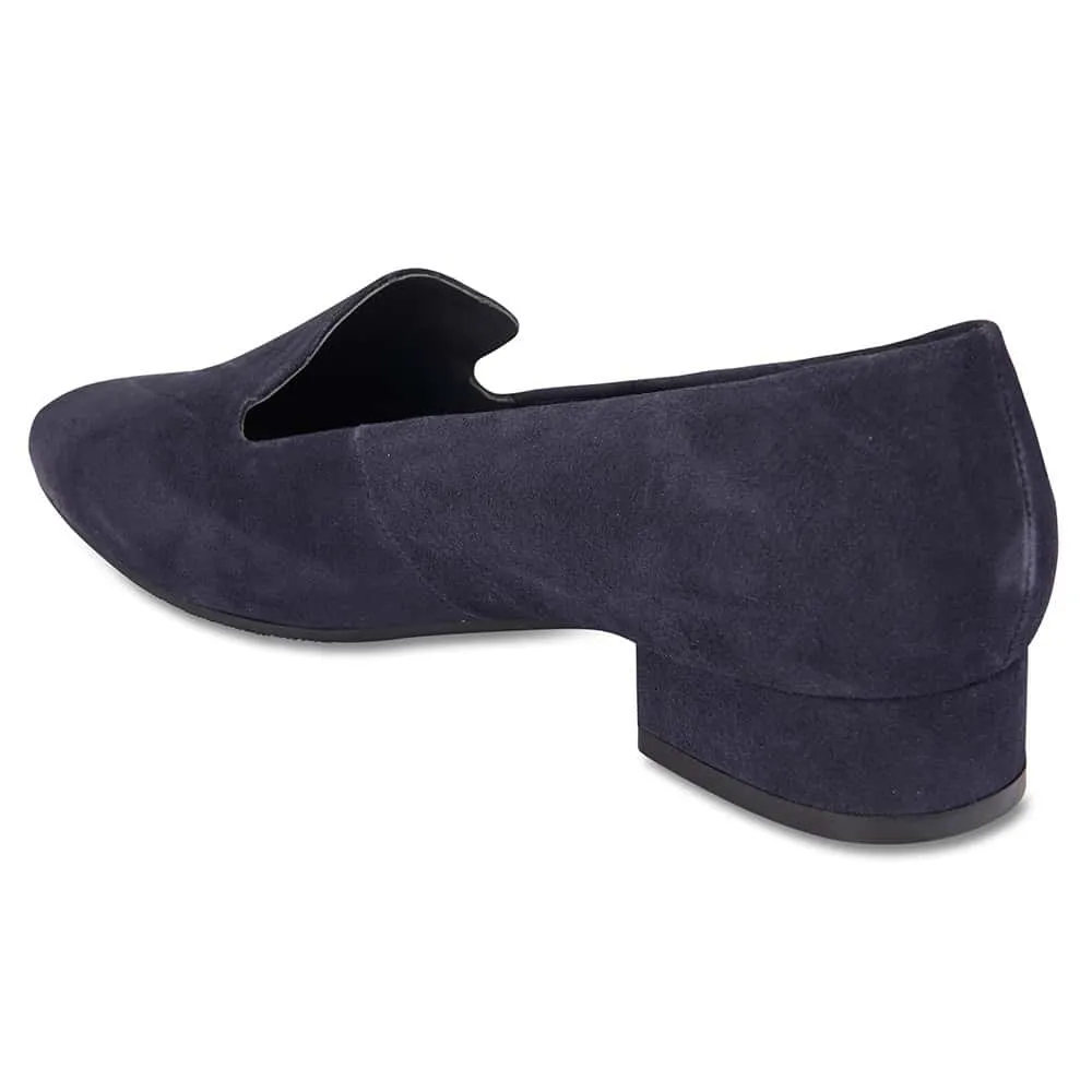 Fame Loafer in Navy Suede