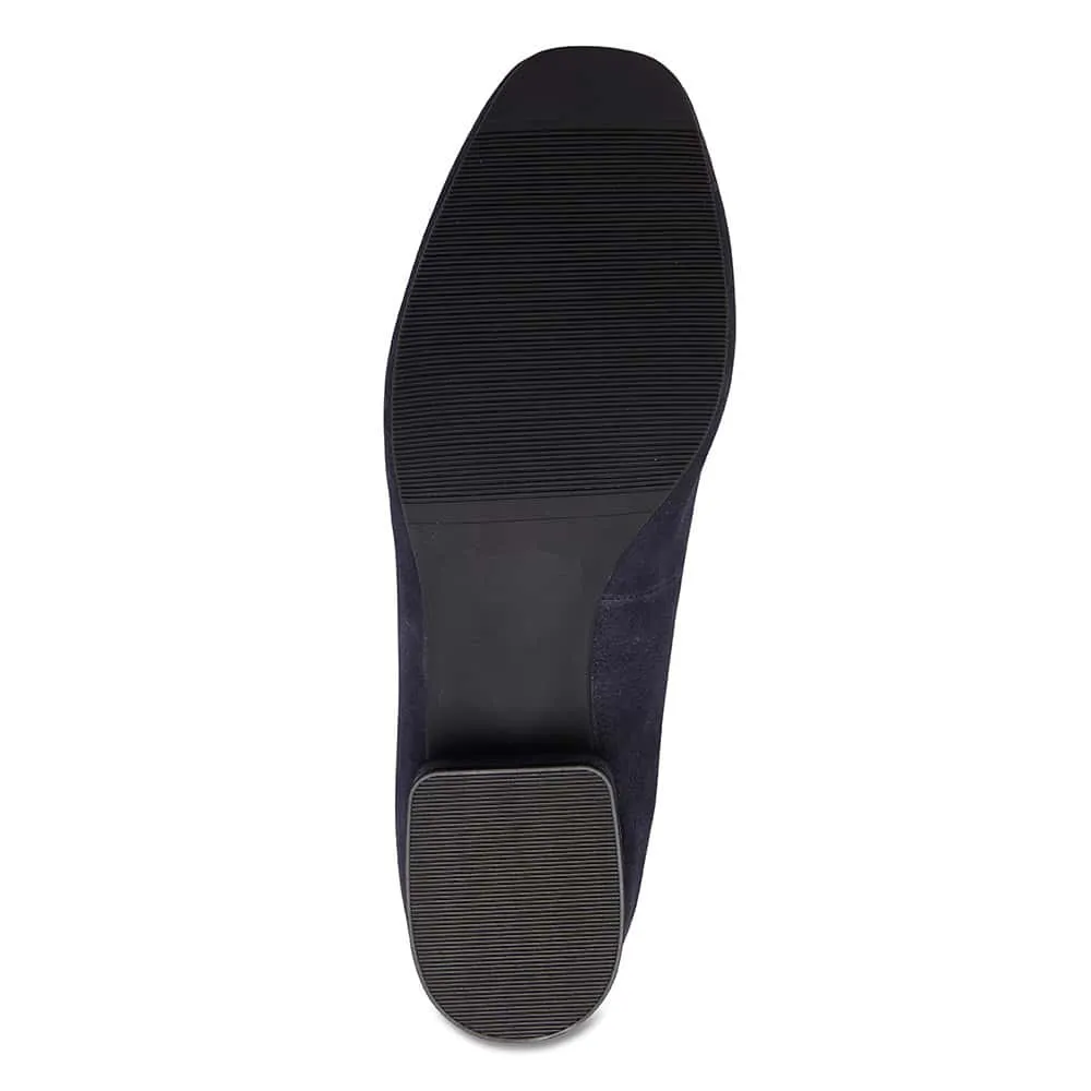 Fame Loafer in Navy Suede