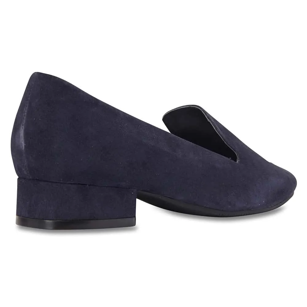 Fame Loafer in Navy Suede