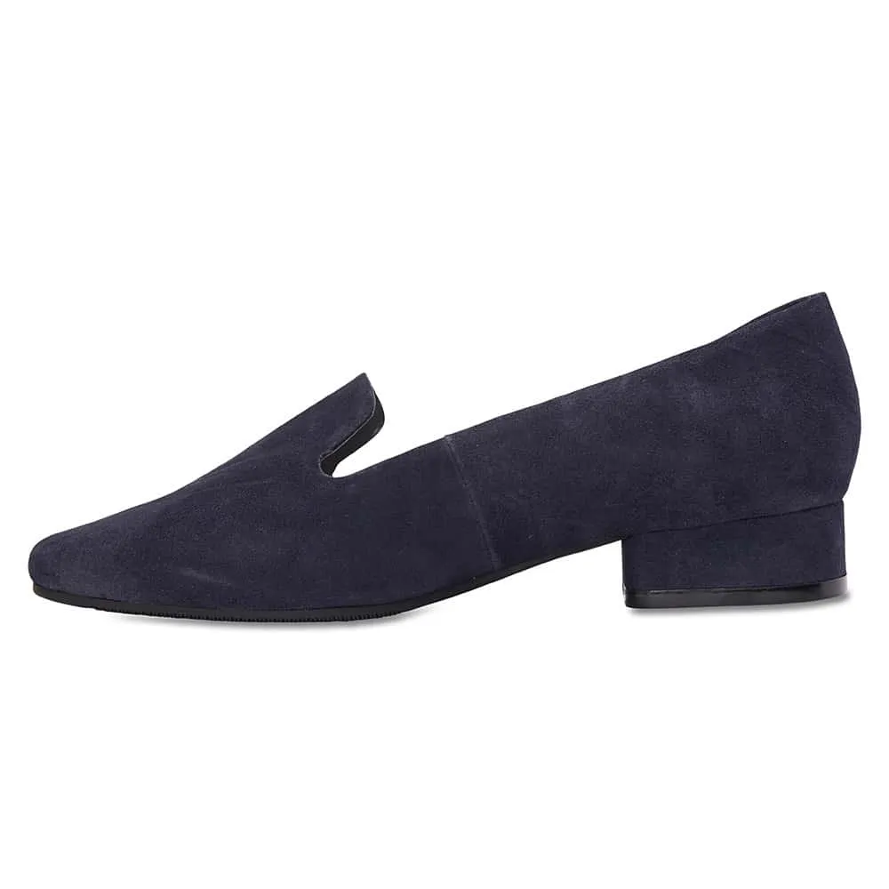 Fame Loafer in Navy Suede
