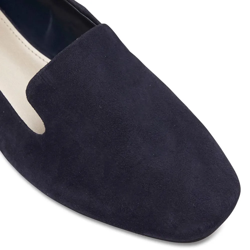 Fame Loafer in Navy Suede