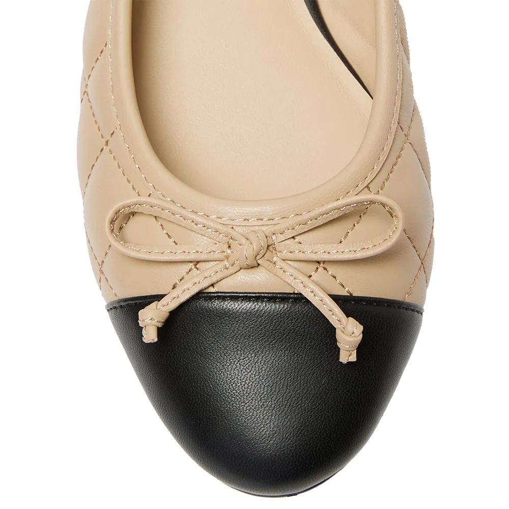 Fifi Flat in Black And Camel Leather