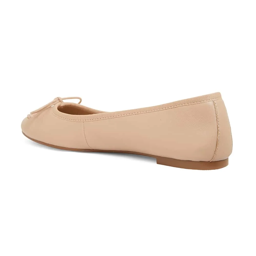 Fonteyn Flat in Nude Leather