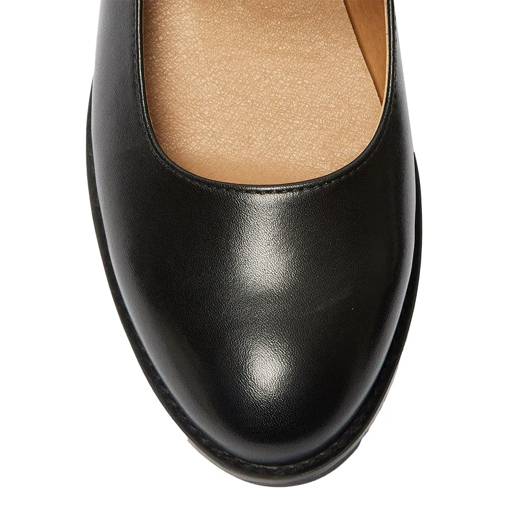 Gabriel Flat in Black Leather