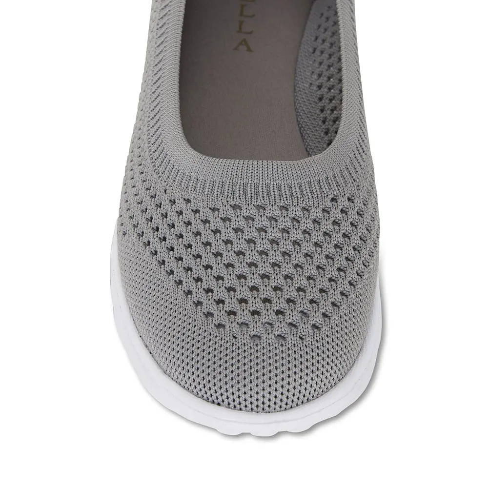 Hitch Sneaker in Smoke Fabric