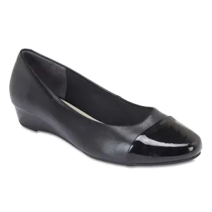 Jean Heel in Black On Black Patent
