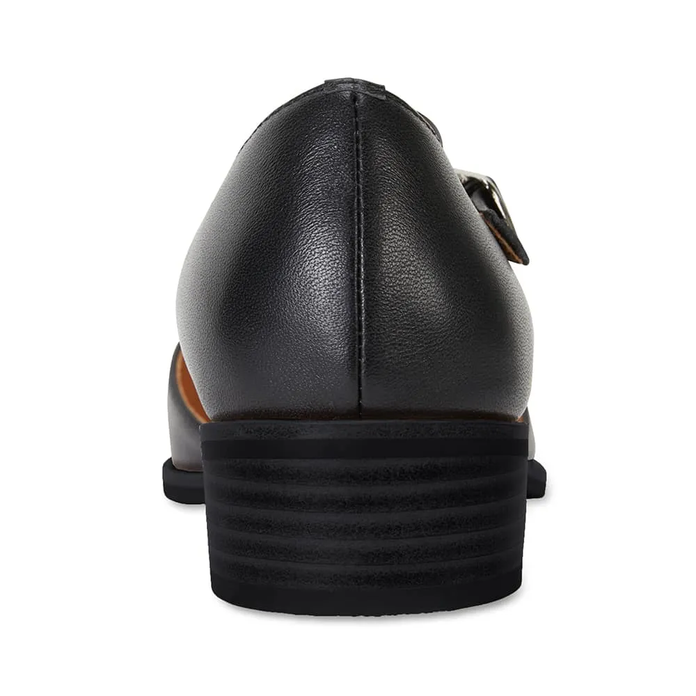 Jesinta Heel in Black Leather