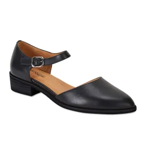Jesinta Heel in Black Leather