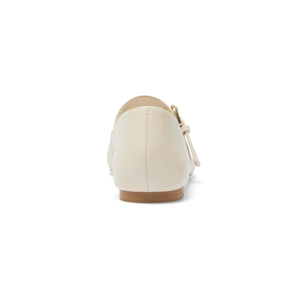 Melrose Flat in Bone Leather
