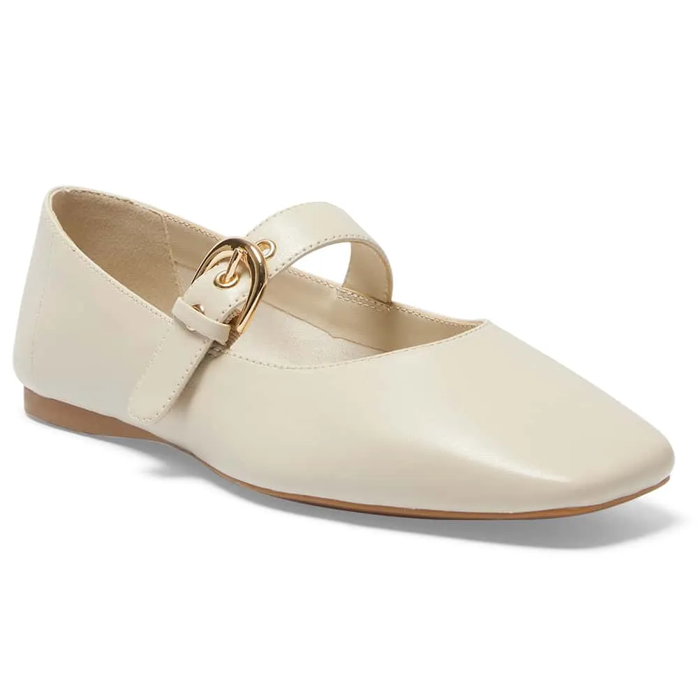 Melrose Flat in Bone Leather