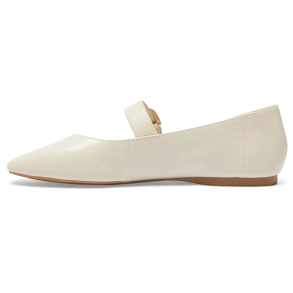 Melrose Flat in Bone Leather
