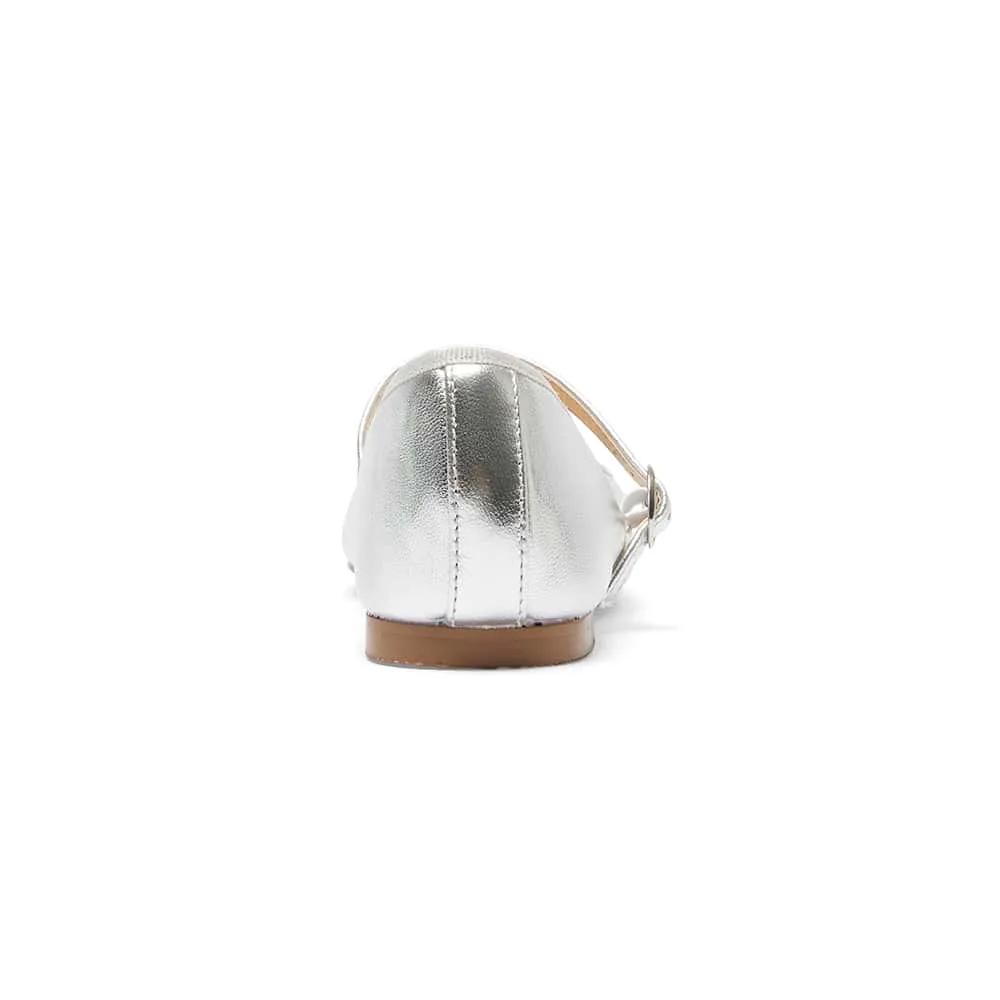 Molly Flat in Silver Metallic Leather