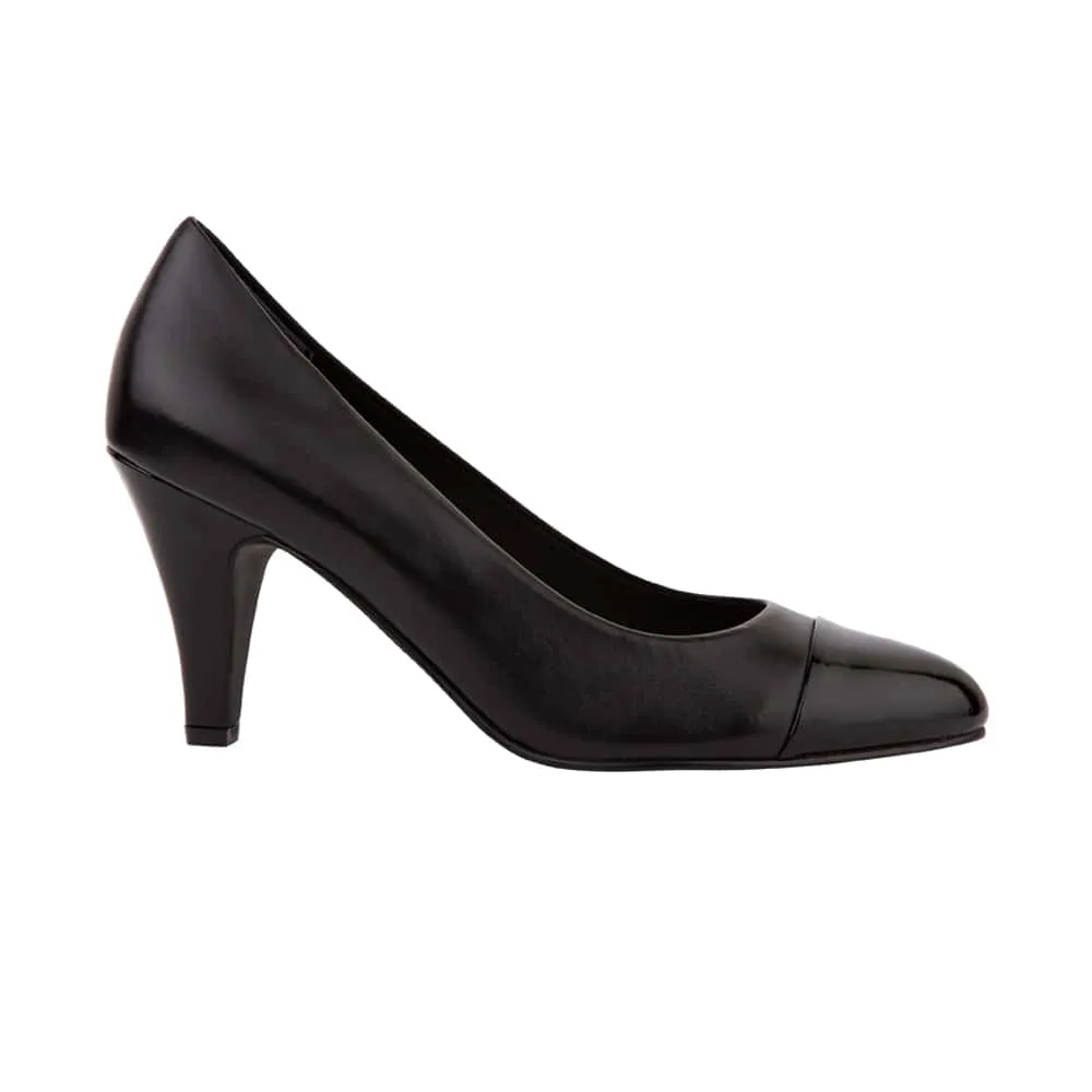 Monty Heel in Black Leather