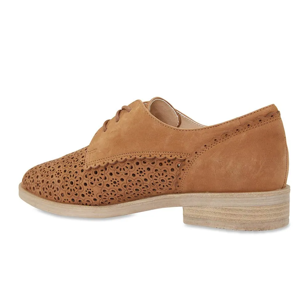 Nero Brogue in Tan Nubuck