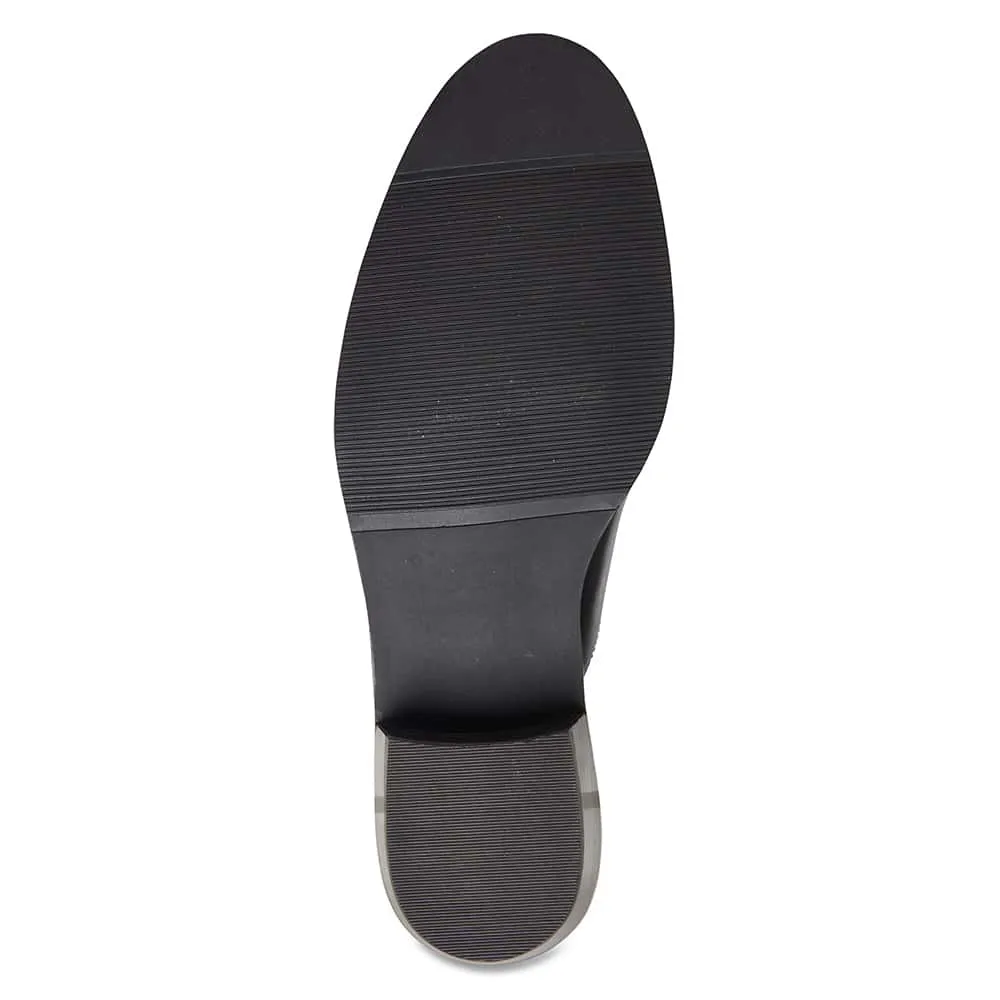 Nevada Heel in Black Leather