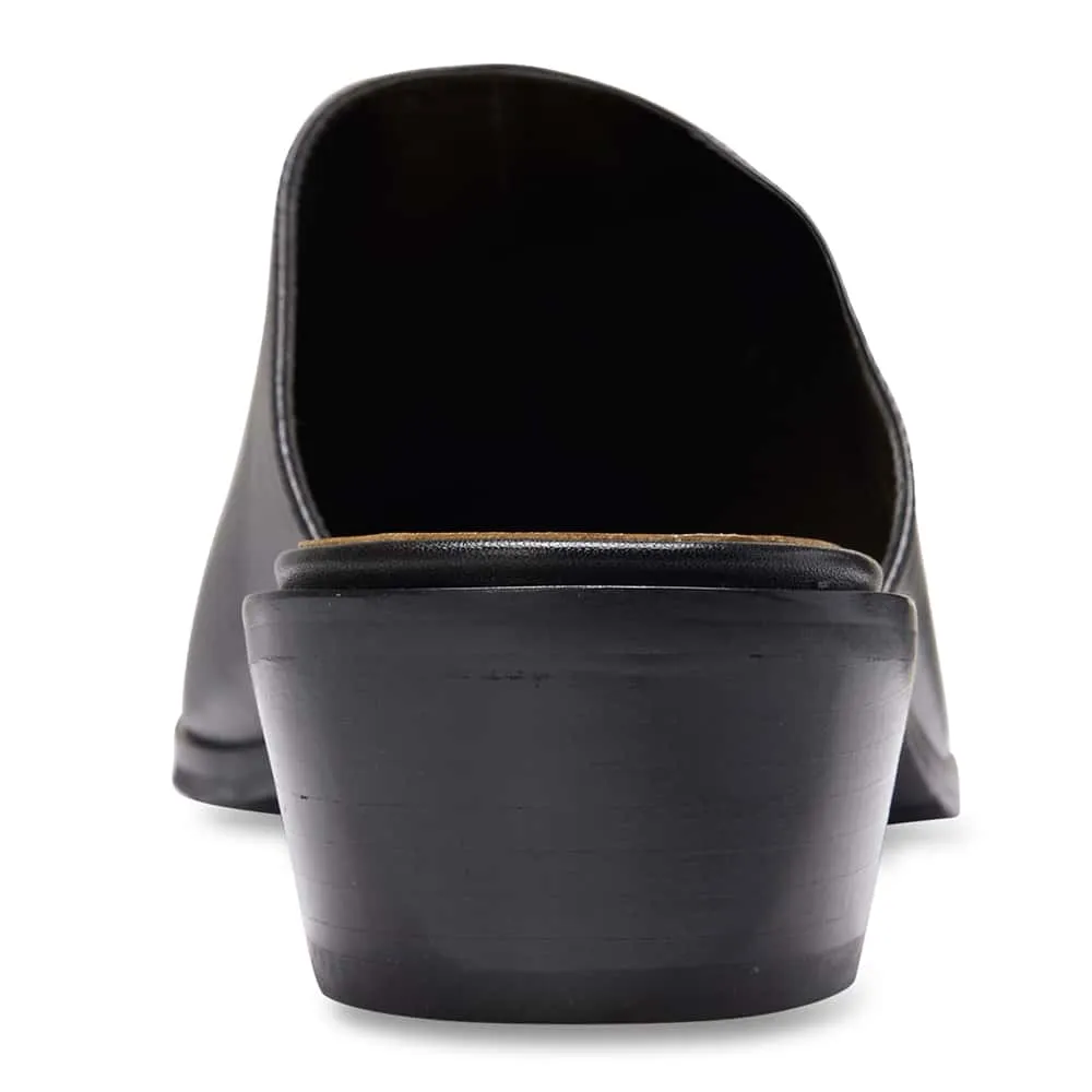 Nevada Heel in Black Leather