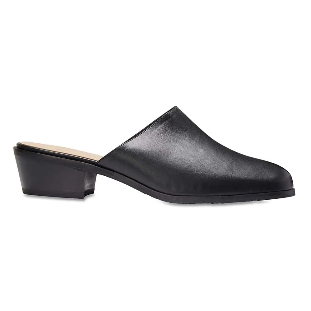 Nevada Heel in Black Leather