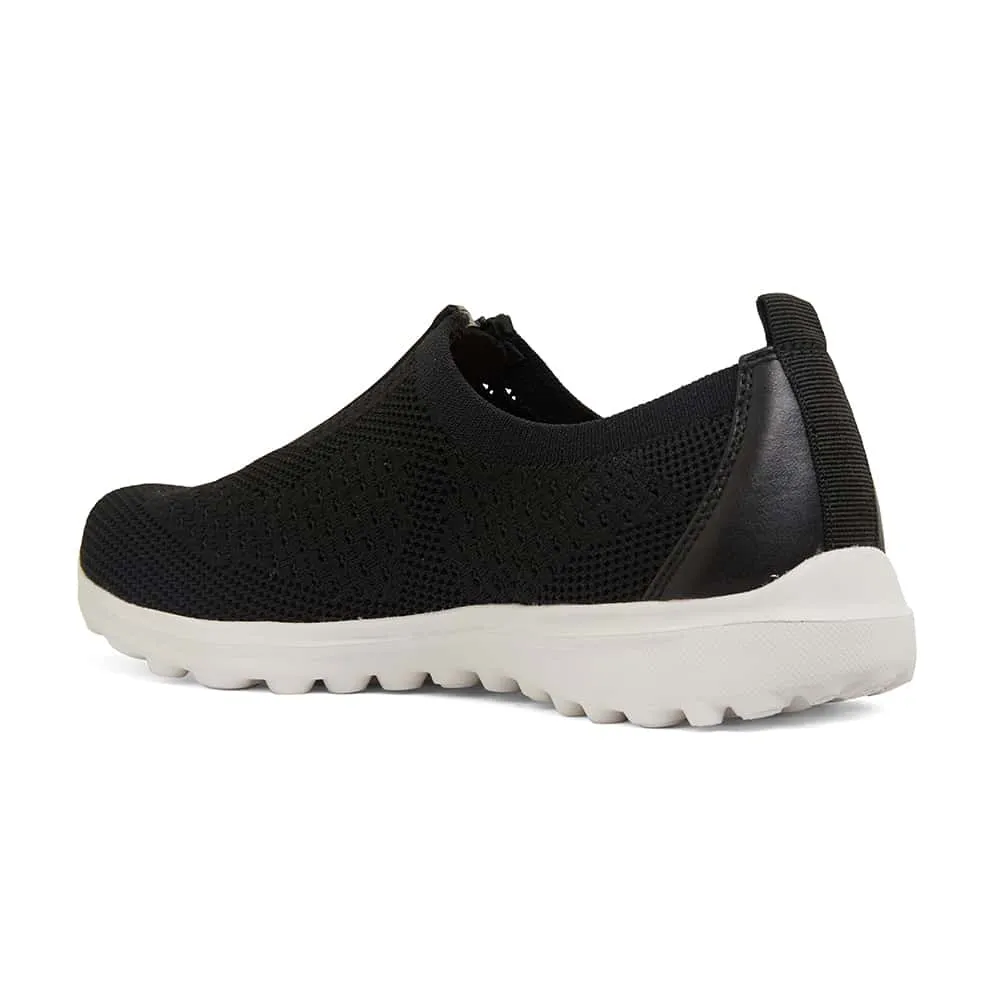 Oberon Sneaker in Black