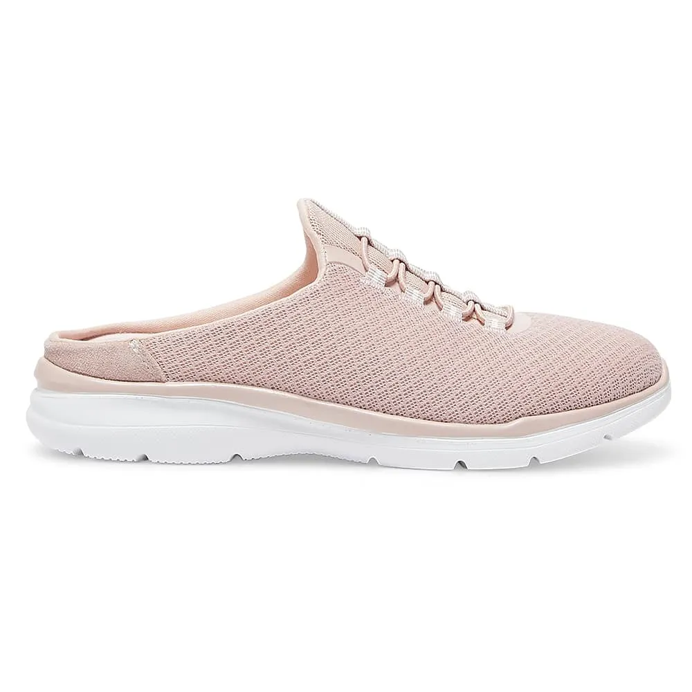 Quest Flat in Blush