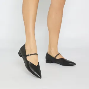 Reece Flat in Black Leather