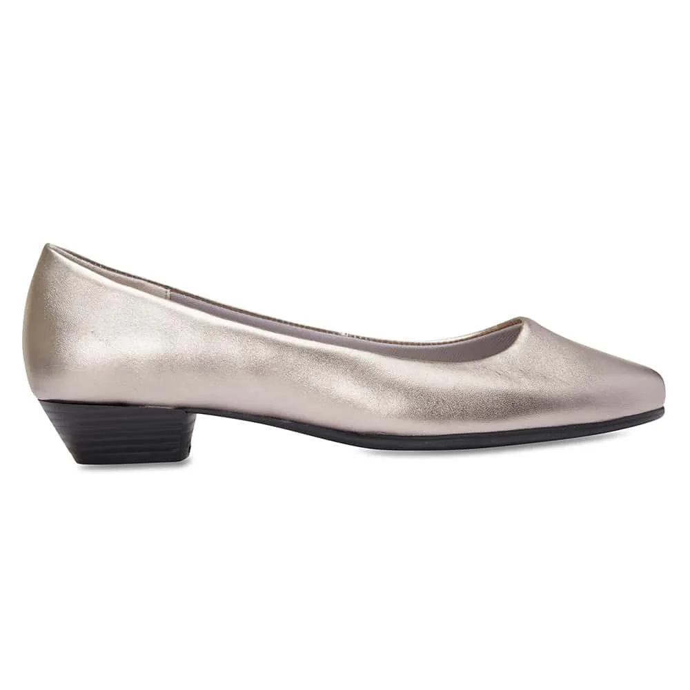 Regal Heel in Pewter Leather