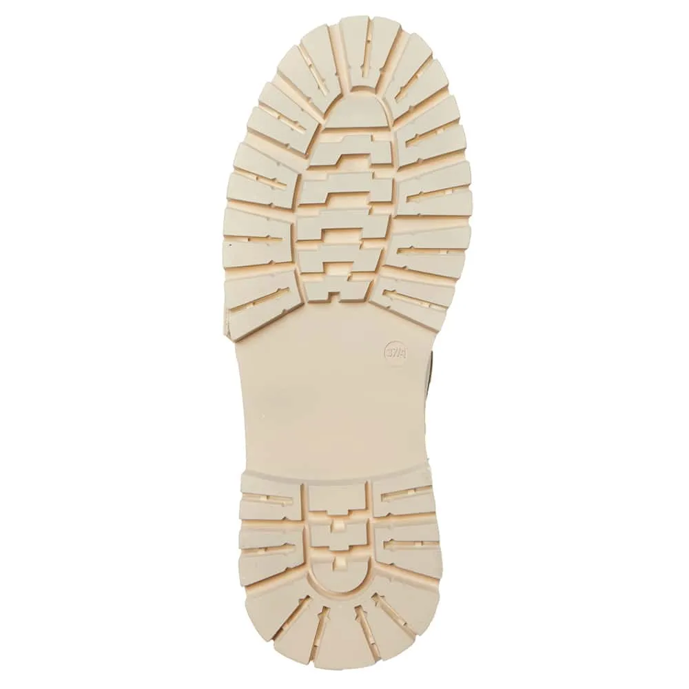 Sammy Loafer in Nude Smooth