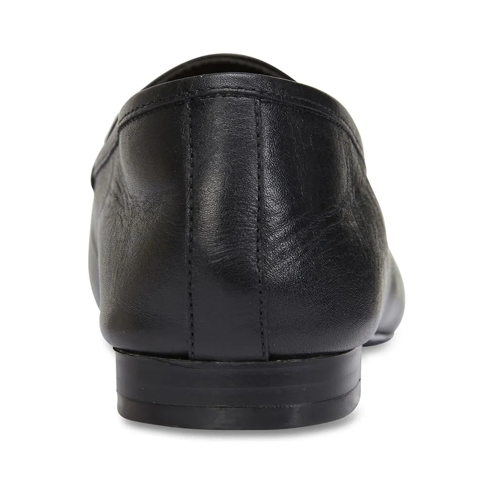 Tabloid Loafer in Black Leather
