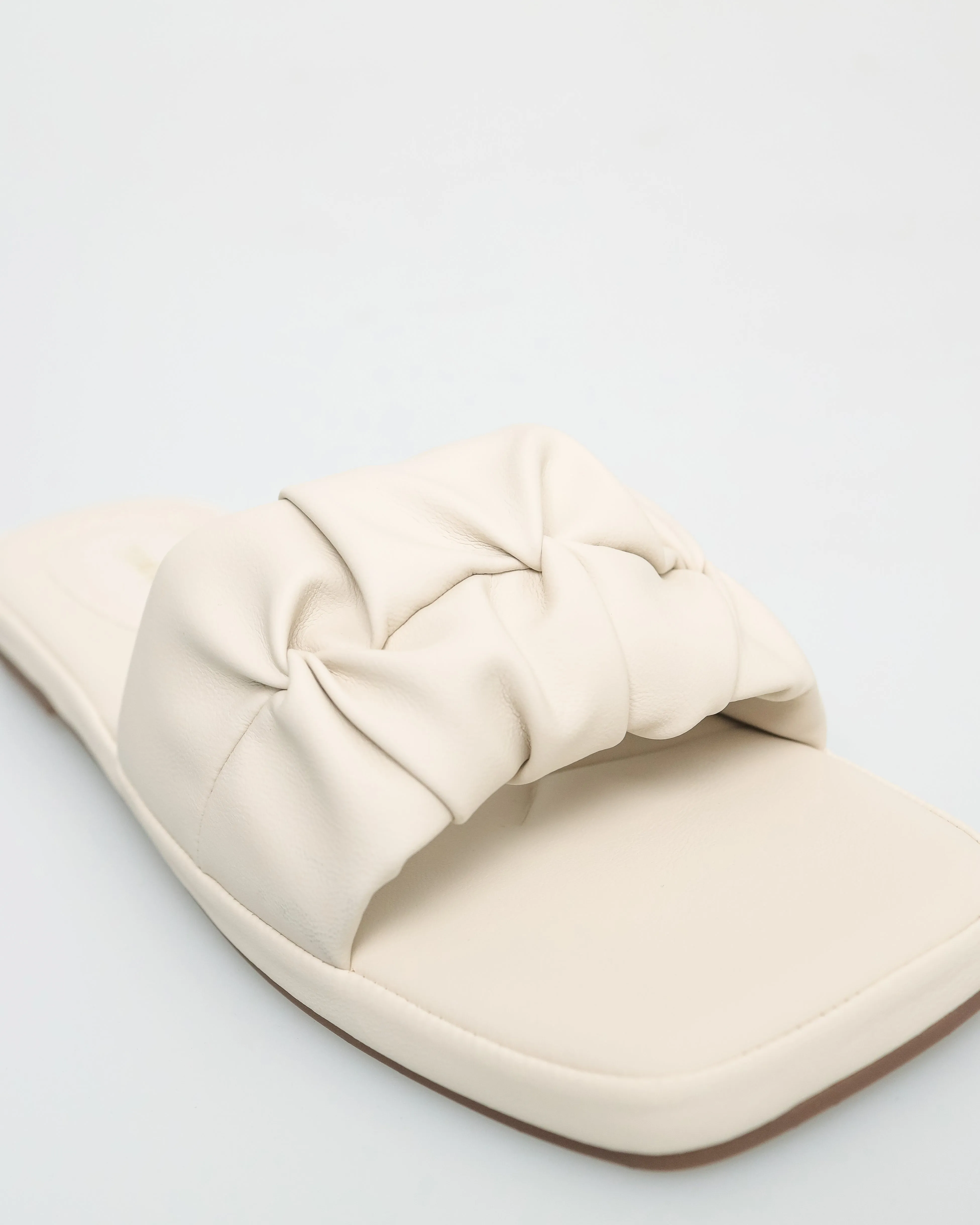 Tomaz NN218 Ladies Scrunchie Sandals