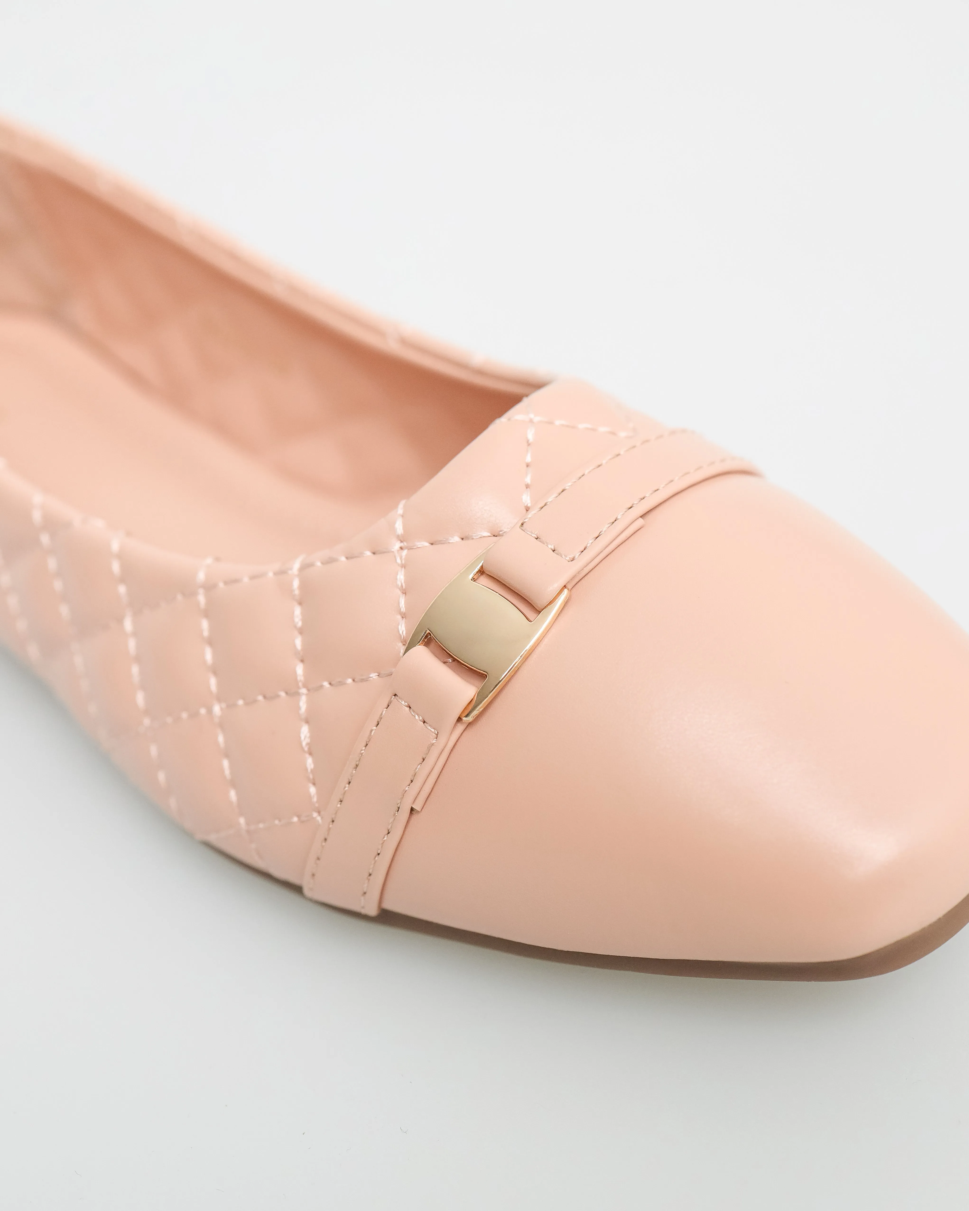 Tomaz NN251 Ladies Buckle Detail Quilted Flats