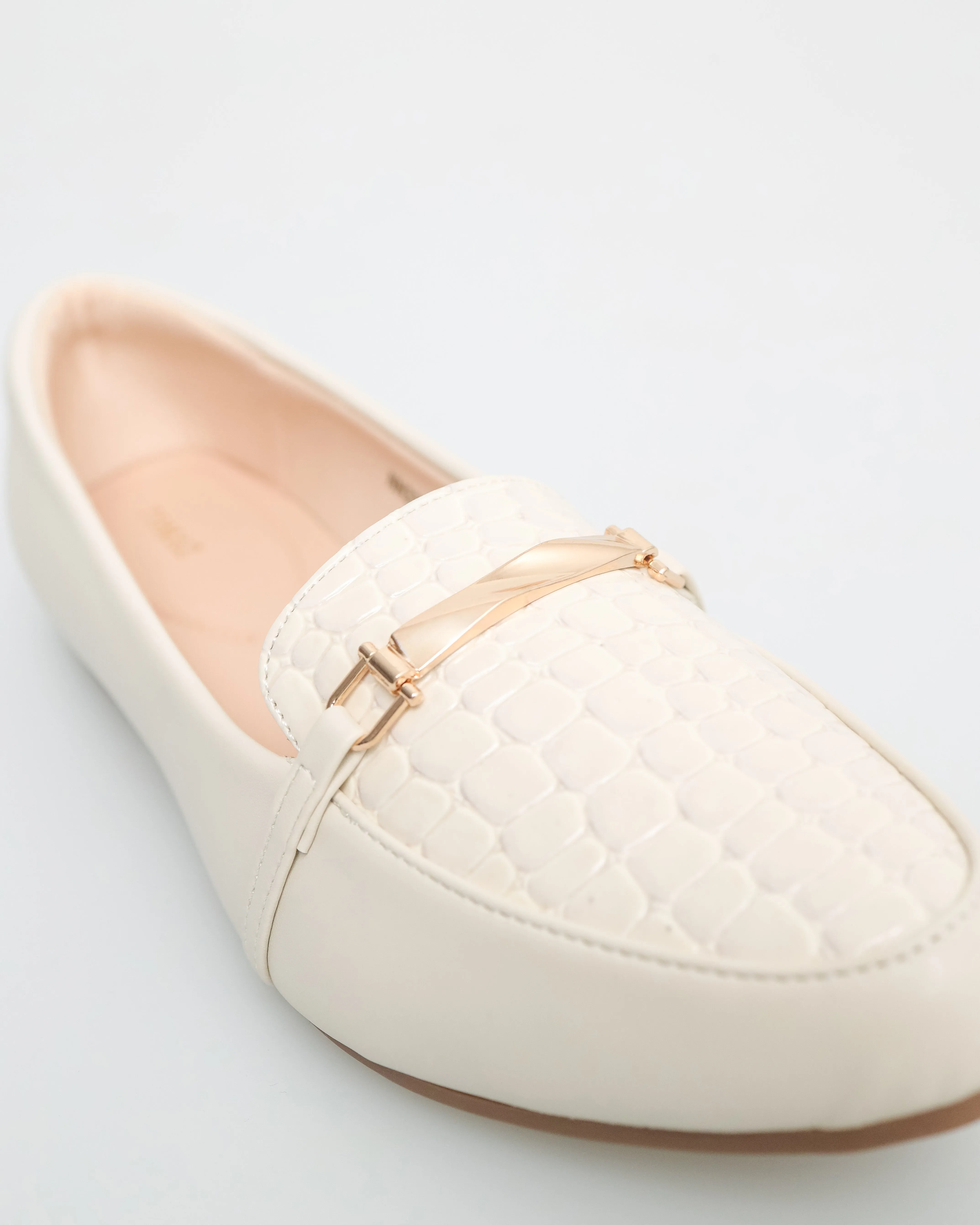 Tomaz NN333 Ladies Gold Chain Flats