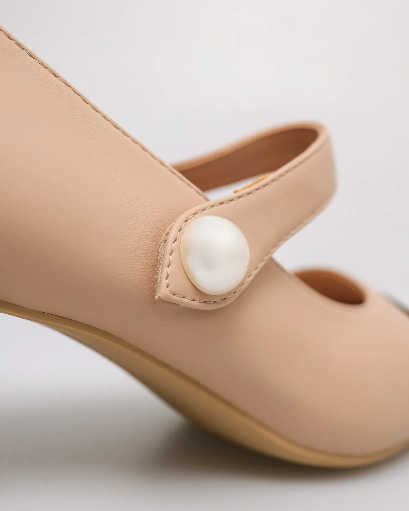 Tomaz YX230 Ladies Elegant Pearl-Button Mary Jane Block Heel