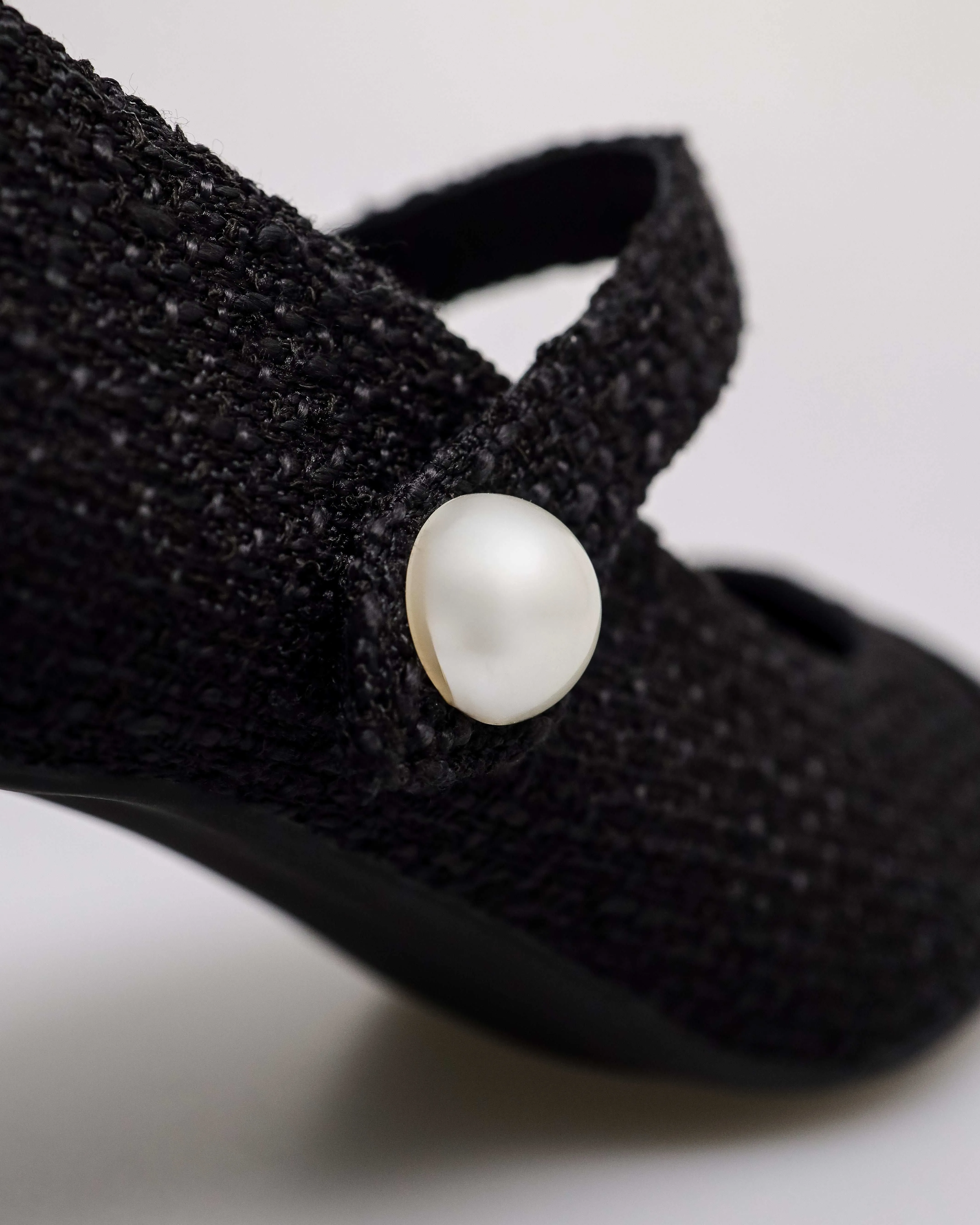Tomaz YX230 Ladies Elegant Pearl-Button Mary Jane Block Heel