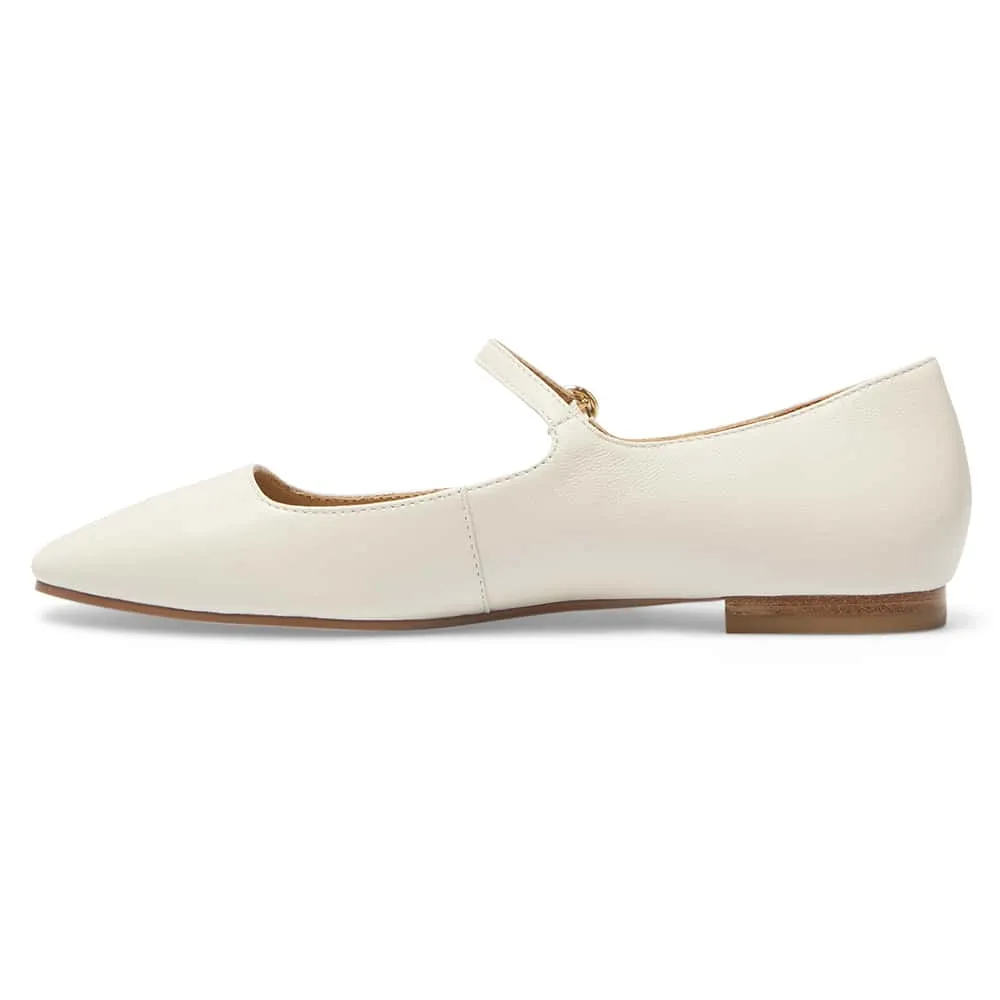 Tottie Flat in Ivory Leather