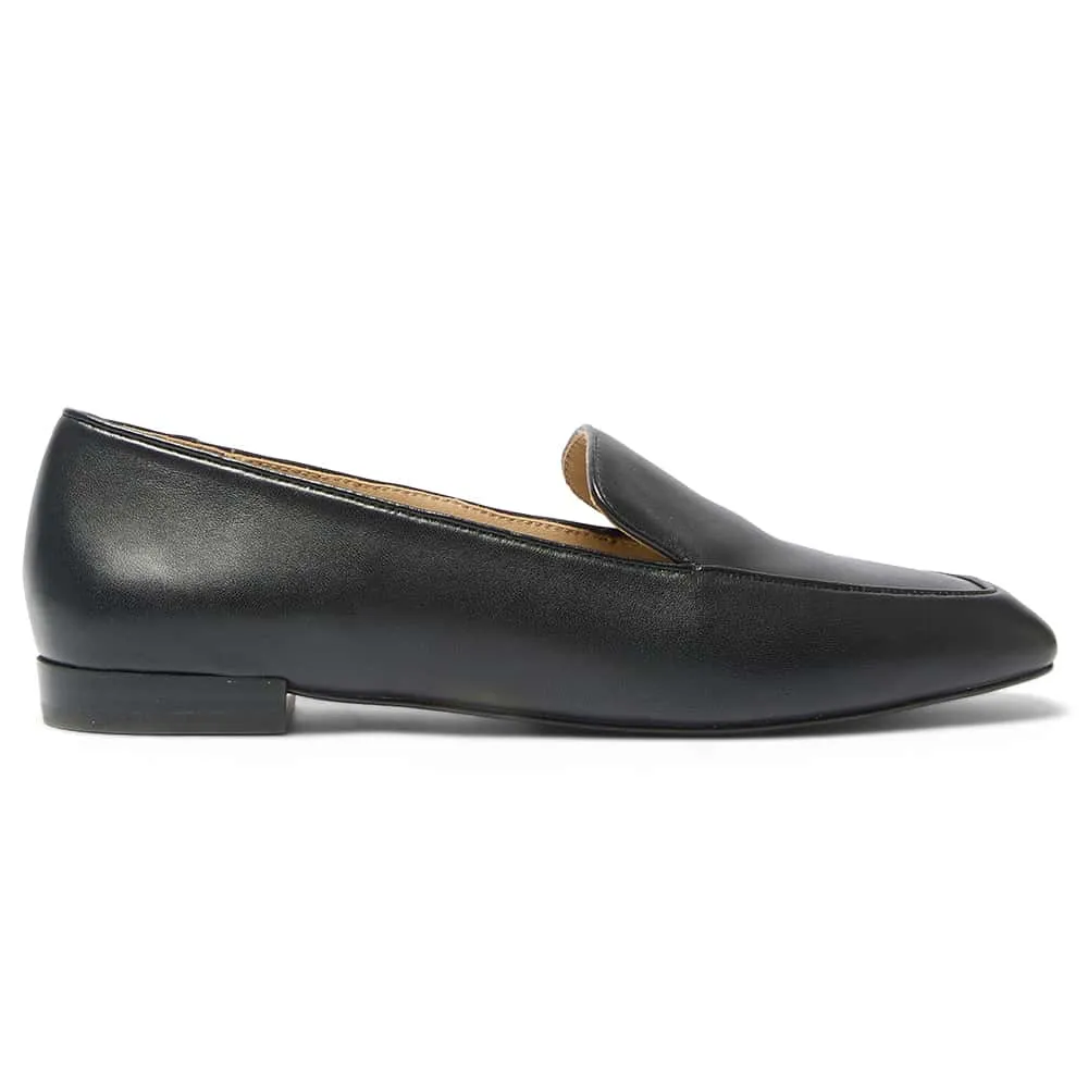 Tuxedo Loafer in Black Leather
