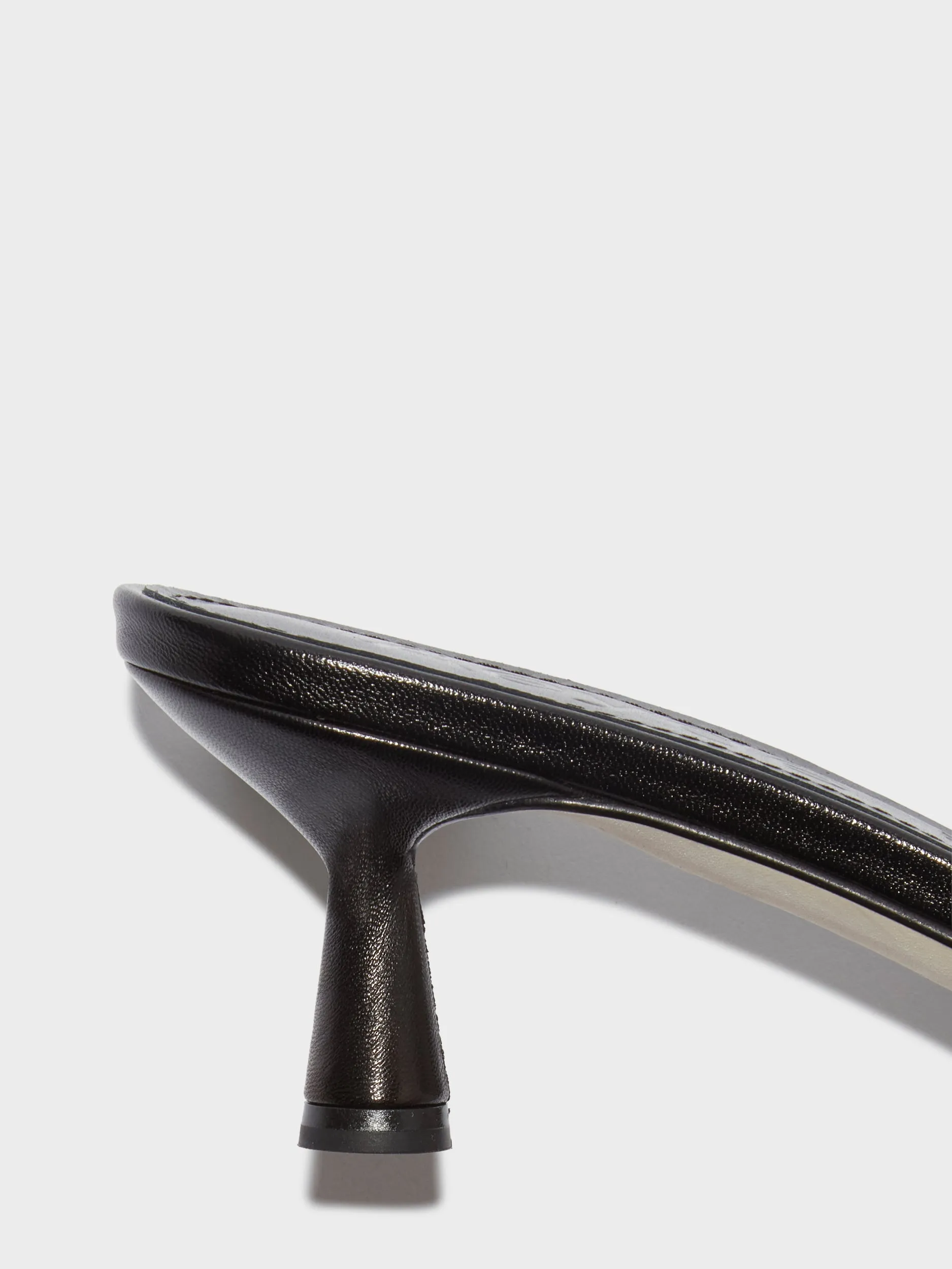 Vero Leather Mules