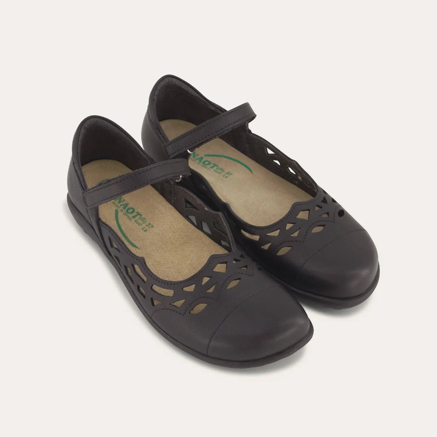 Women's Agathis Flat Shoes - Medium In Soft Black Leather