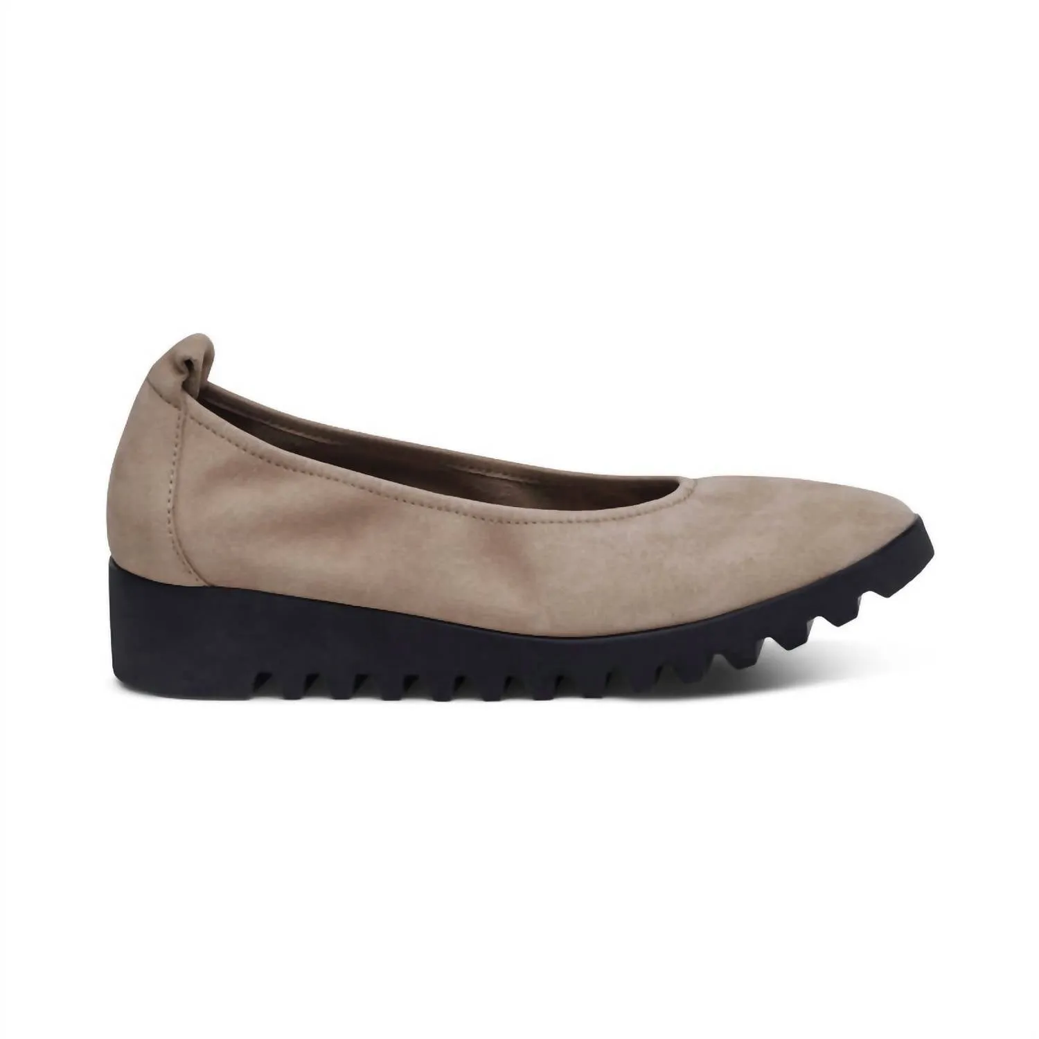 Women's Brianna Flat In Taupe