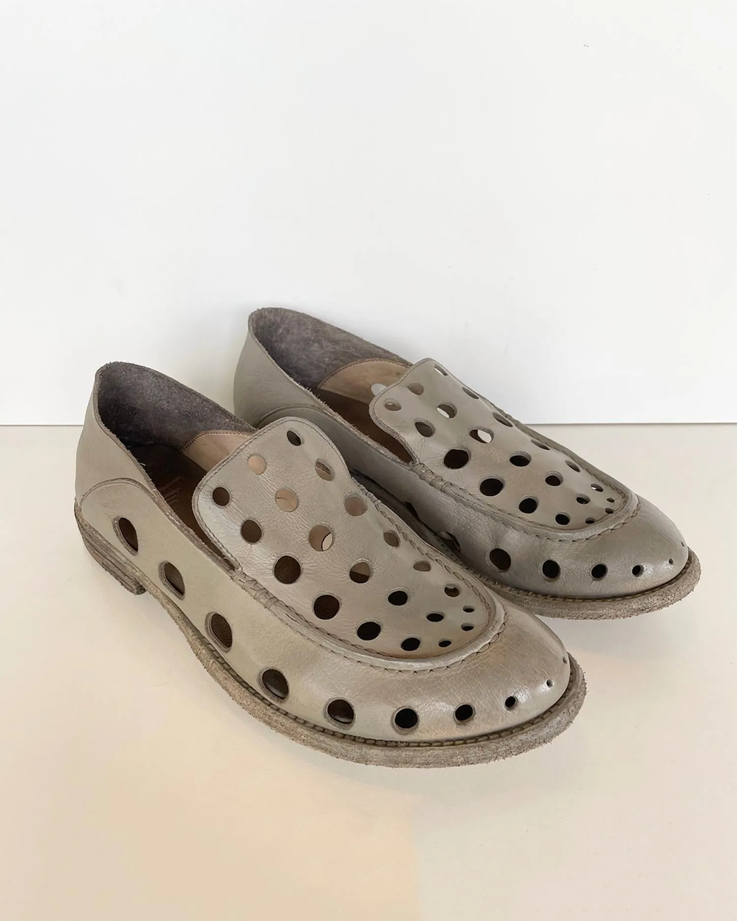 Women's Lexikon Perforated Leather Loafer In Pigeon