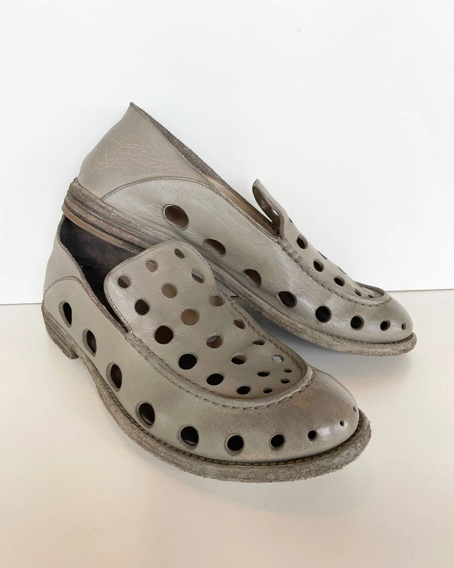 Women's Lexikon Perforated Leather Loafer In Pigeon