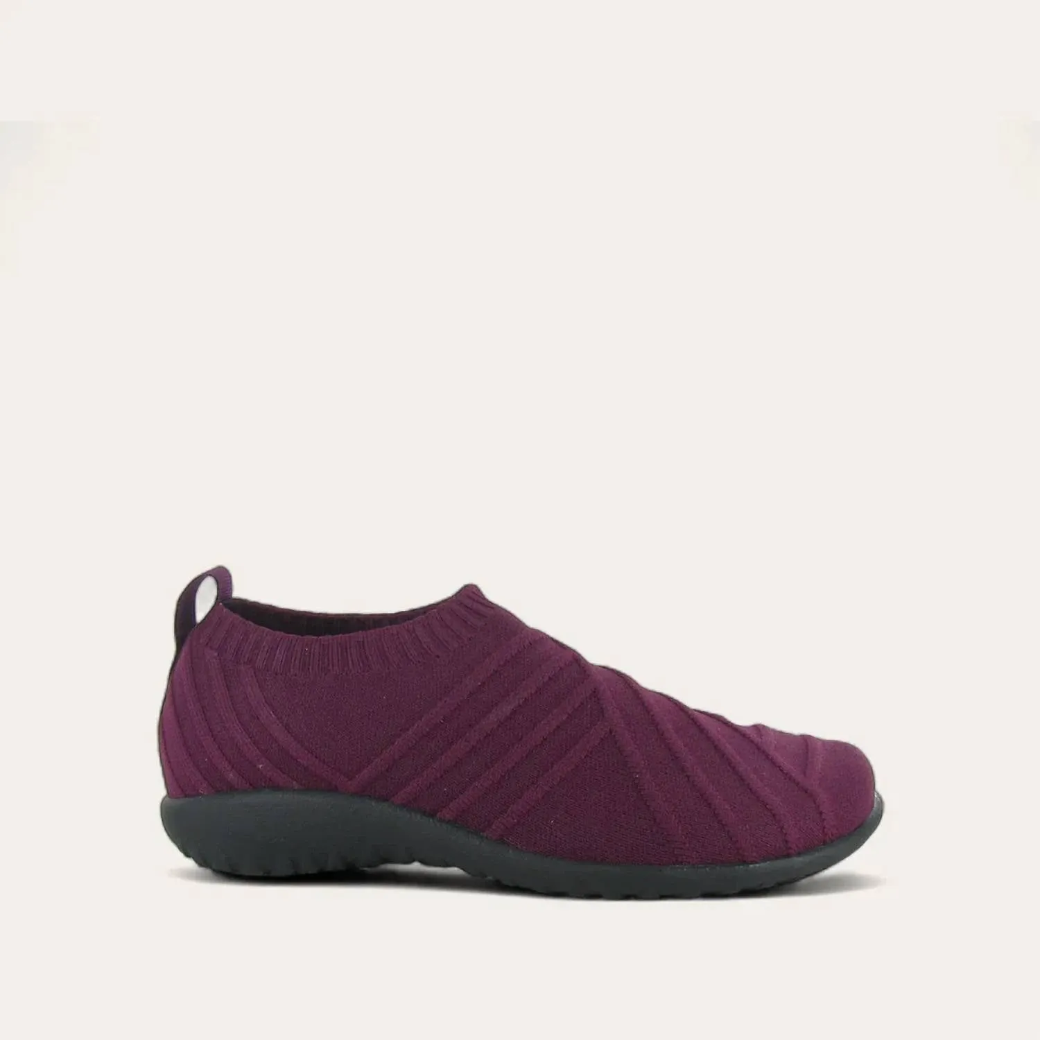 Women's Okahu Slip On Shoes - Medium In Raspberry Knit